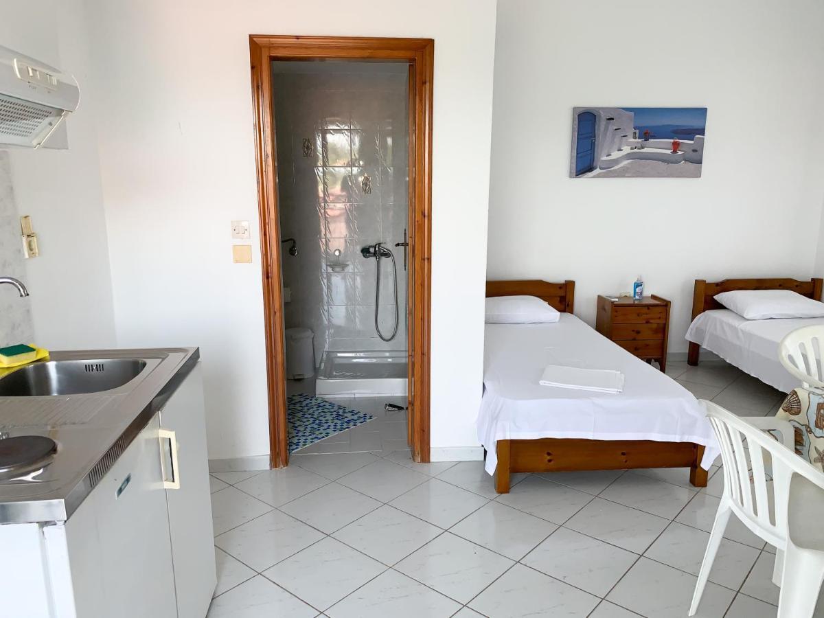 Galinis' Sea Front Studios Nea Kallikrateia Habitación foto